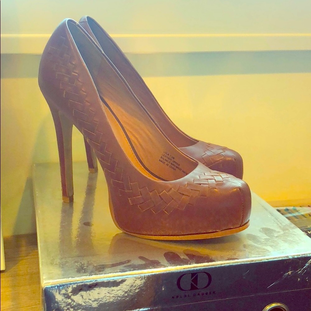 Kelsi Dagger Lola Heels 7.5